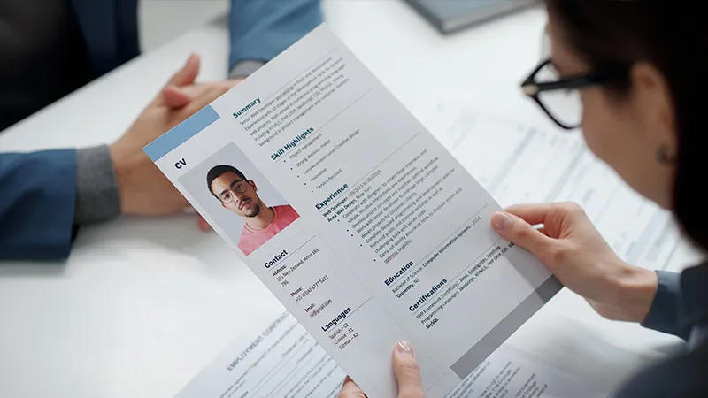 Životopis, který otevírá dveře — jak ho napsat, aby skončil na stole, ne v koši